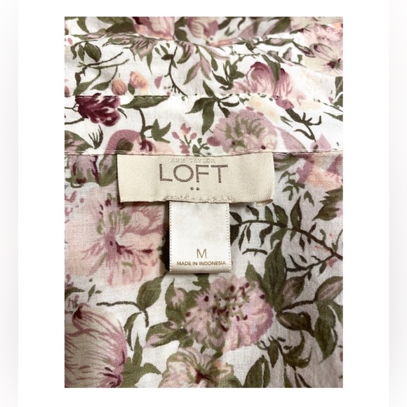 Ann Taylor - LOFT - Floral lightweight Button-Down Blouse Top sz: M - Picture 6 of 6